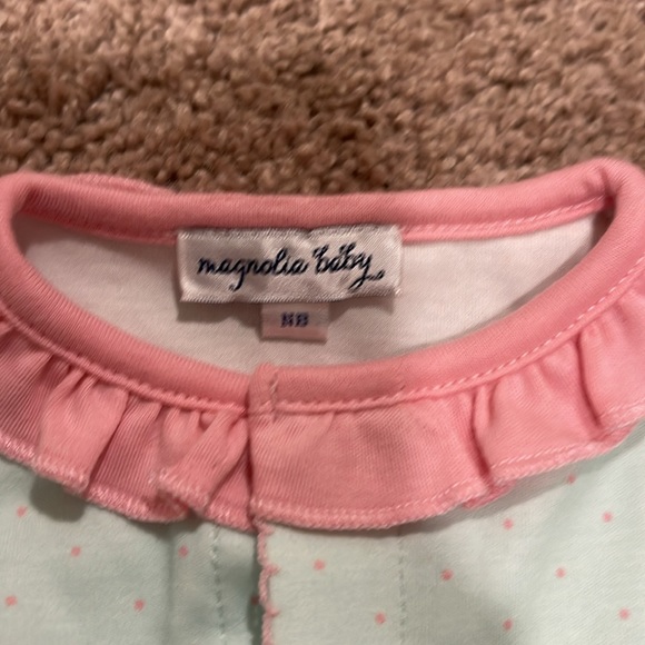 Magnolia baby new born set- gown, hat, burp cloth - never been worn or used - Picture 2 of 5